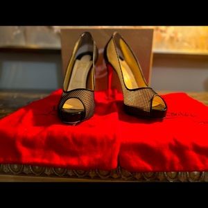 Authentic Christian Louboutin lady shoes beautiful stilettos in black